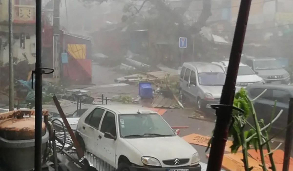 Cyclone Chido : Mayotte face à un phénomène "comparable au cyclone historique de 1934"