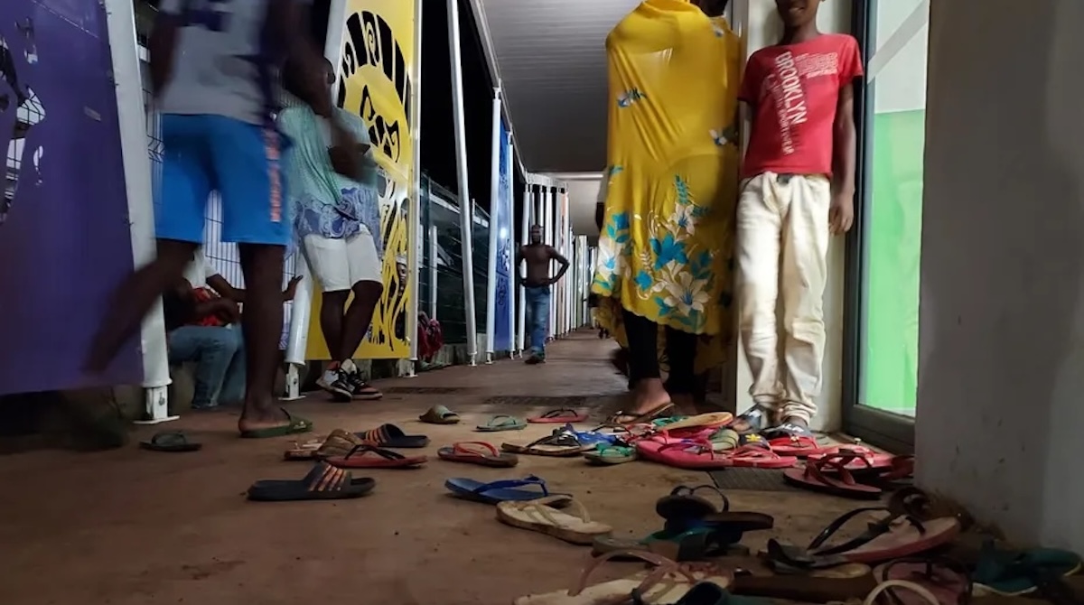 Ecole maternelle de Bandrélé, 300 personnes ont trouvé refuge dans ce centre • ©Charles de Quillacq