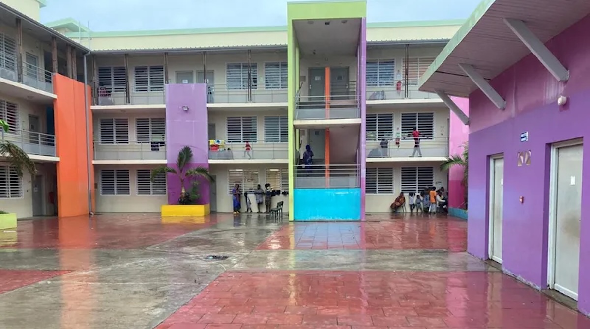 A Labattoir, 650 personnes ont trouvé refuge dans les 2 centres d'hébergement mis à disposition par la mairie - parmi eux, 317 à l'école élémentaire T17 • ©Abderemane SAID