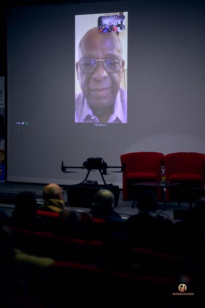 Conference De Presse 9d0a8375