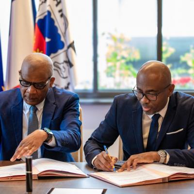 Signature Convention Mayotte | © Photo Georges Laumord